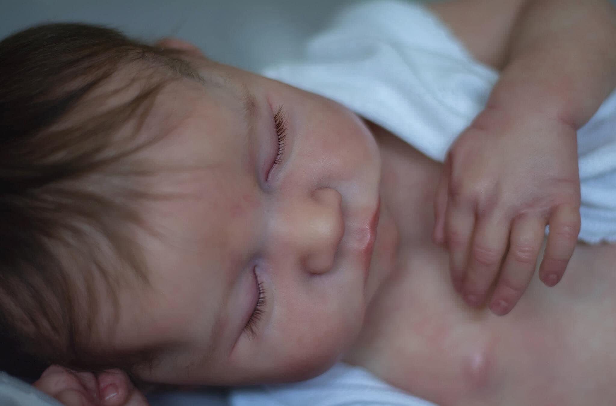 RXDOLL Realistyczne lalki Reborn Baby Dolls Girl silikonowe całe ciało 45 cm śpiące dziecko wygląd prawdziwe noworodka lalki Reborn anatomicznie poprawne prawdziwe życie lalka bobas z zabawką