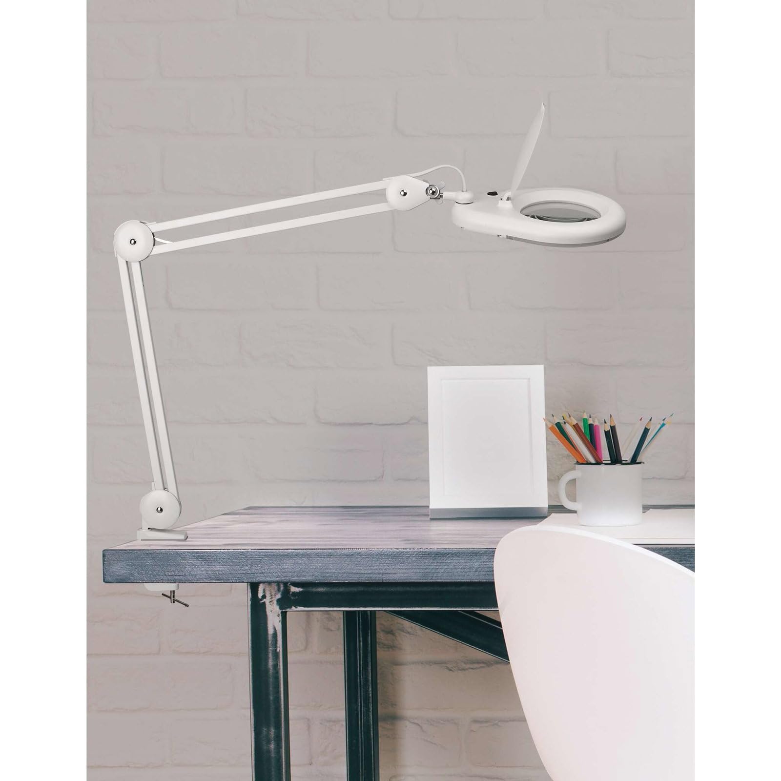 MAUL Lampa z lupą LED MAULviso biała zaciskowa do precyzyjnej pracy | światło dzienne 6500 K, lupa 1,75x z prawdziwego szkła, równomierne doświetlenie, stabilne ustawienie