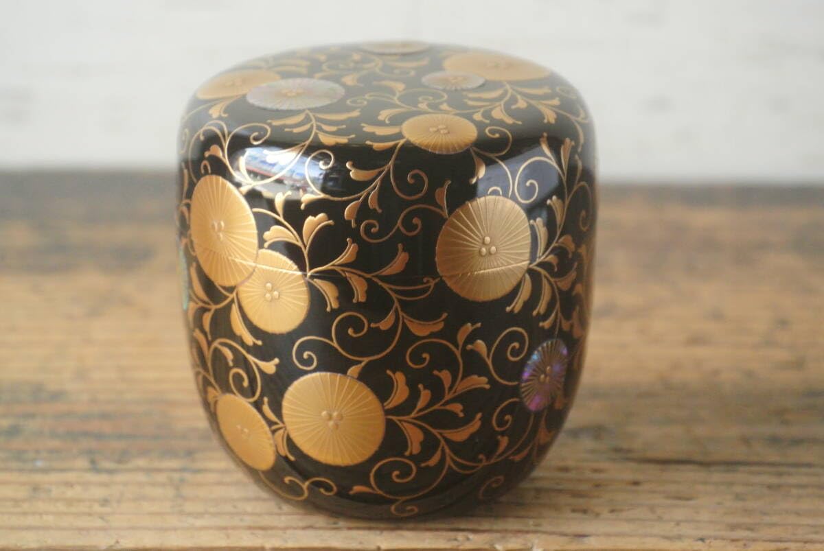 秀峰　松唐草　蒔絵　金平棗　共箱 秀峰 松唐草 蒔絵 金平棗 共箱