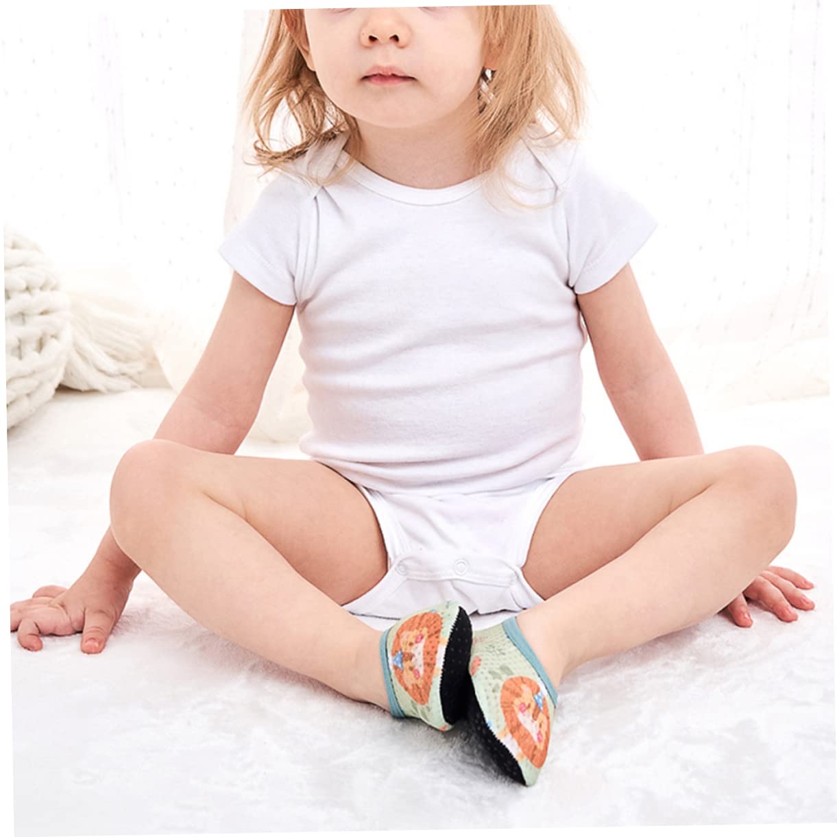 Amosfun 6paare Junge Mädchen Anti-rutsch Socken Mit Cartoon-motiven Bequeme Und Leichte Haussocken Für Jungen Und Mädchen Für Drinnen Und Beim Laufen Lernen Zufällige Designs