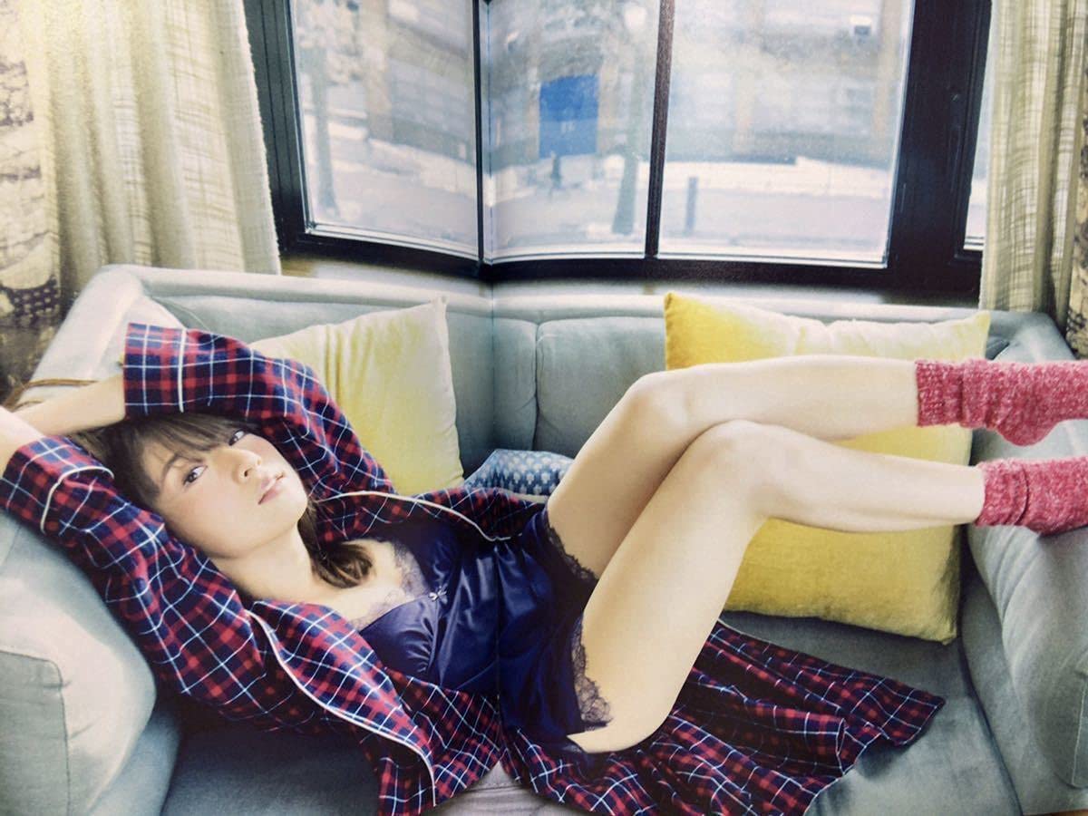 Amazon.co.jp: 橋本奈々未乃木坂46 2nd写真集「2017」 : おもちゃ