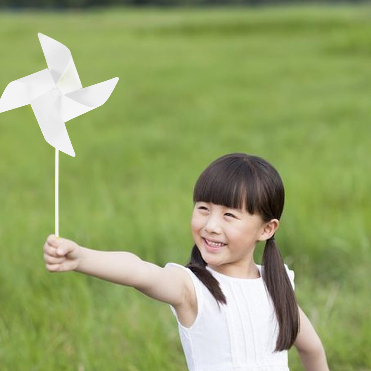 STOBOK Molino de viento de papel DIY para colorear para niños, 24 piezas, juego educativo para manualidades, molinillos de viento para jardín de infantes y juego al aire libre