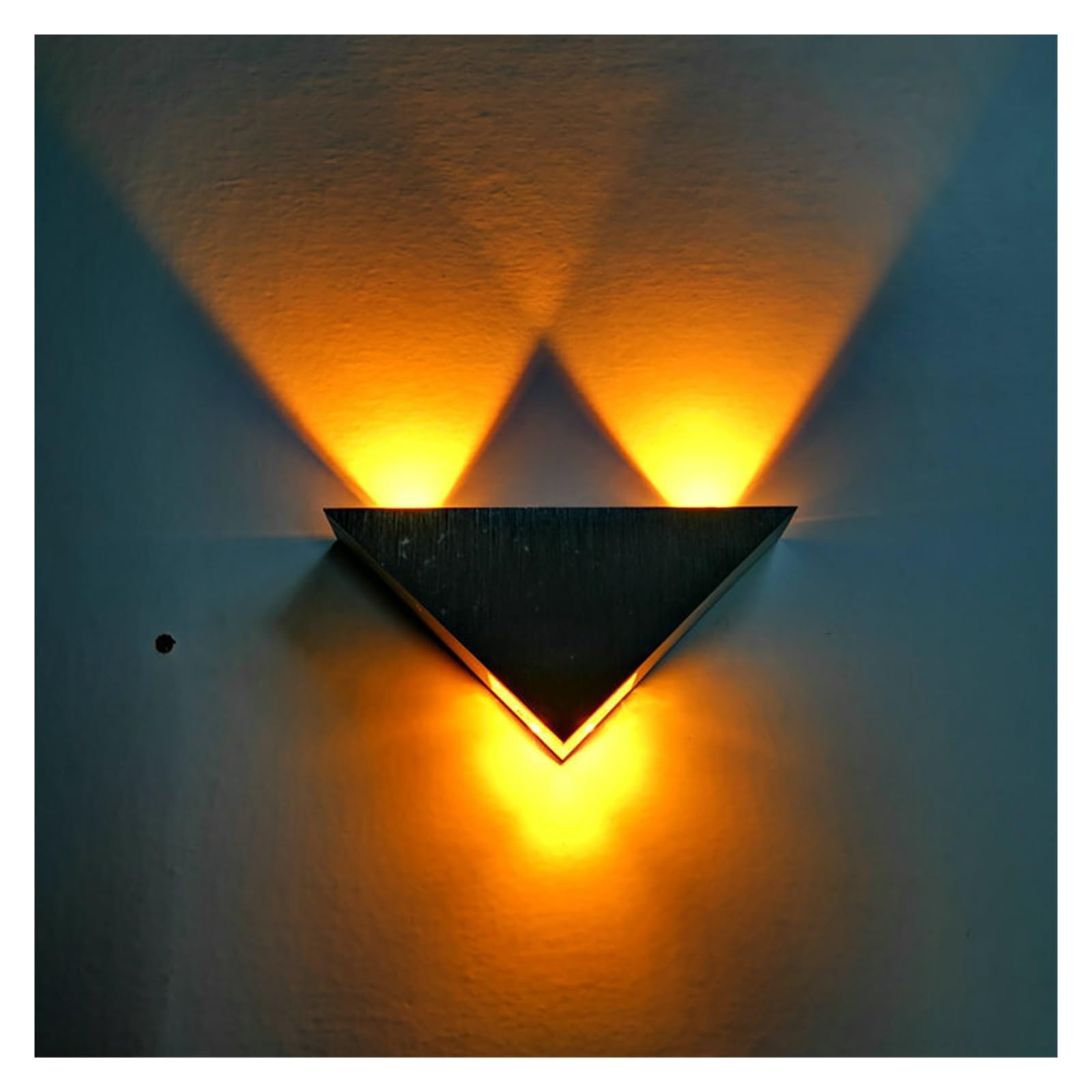 Aplique de pared de aluminio resistente de diseño vanguardista con iluminación LED triangular 3W 7