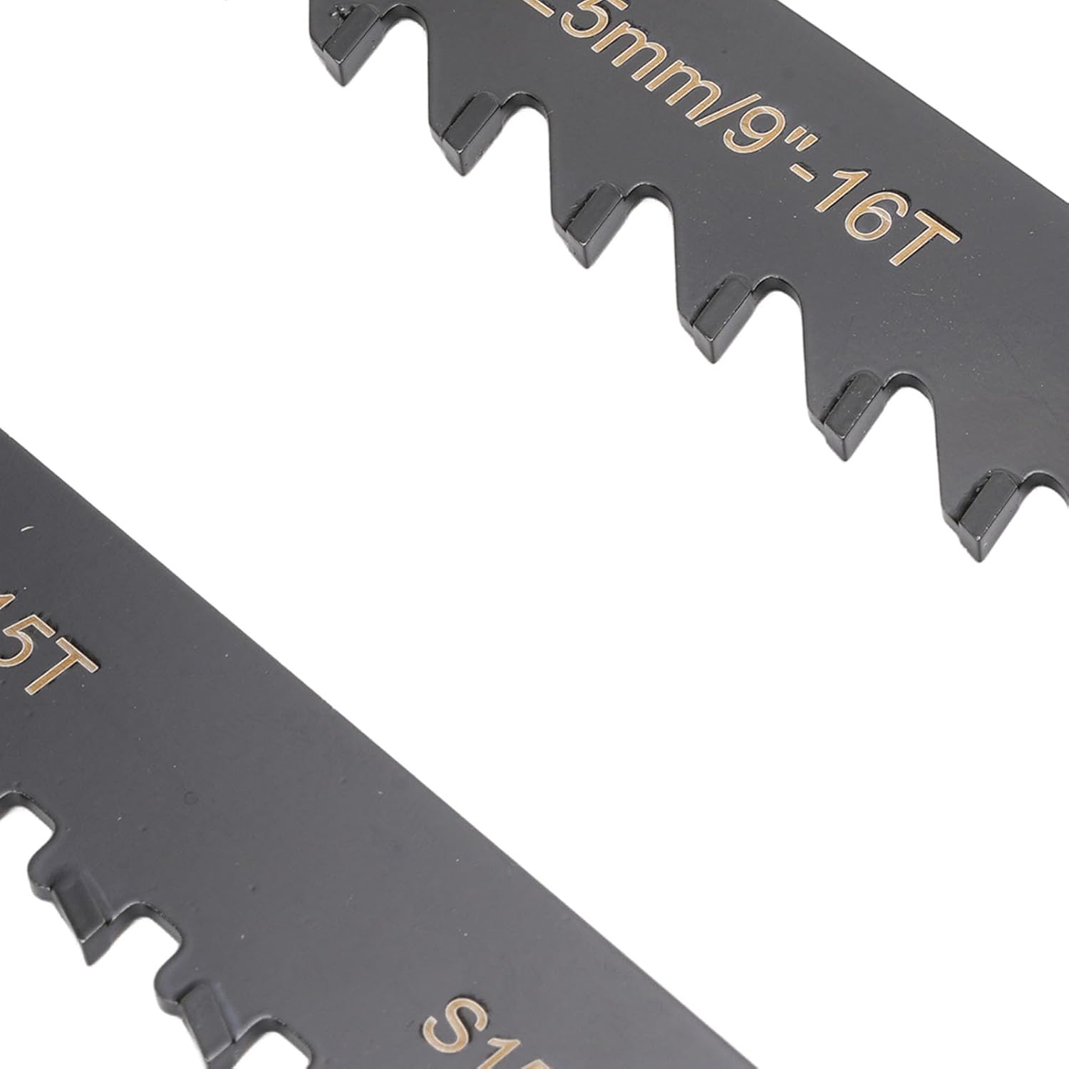AUNMAS 5Pcs Carbide Teeth Reciprocating Saw Blades, Bimetal Construction with Large Tooth Pitch for Fast Cutting, for Wood Pruning Masonry Aerated Concrete Demolition Work 9 10 12 18 20in