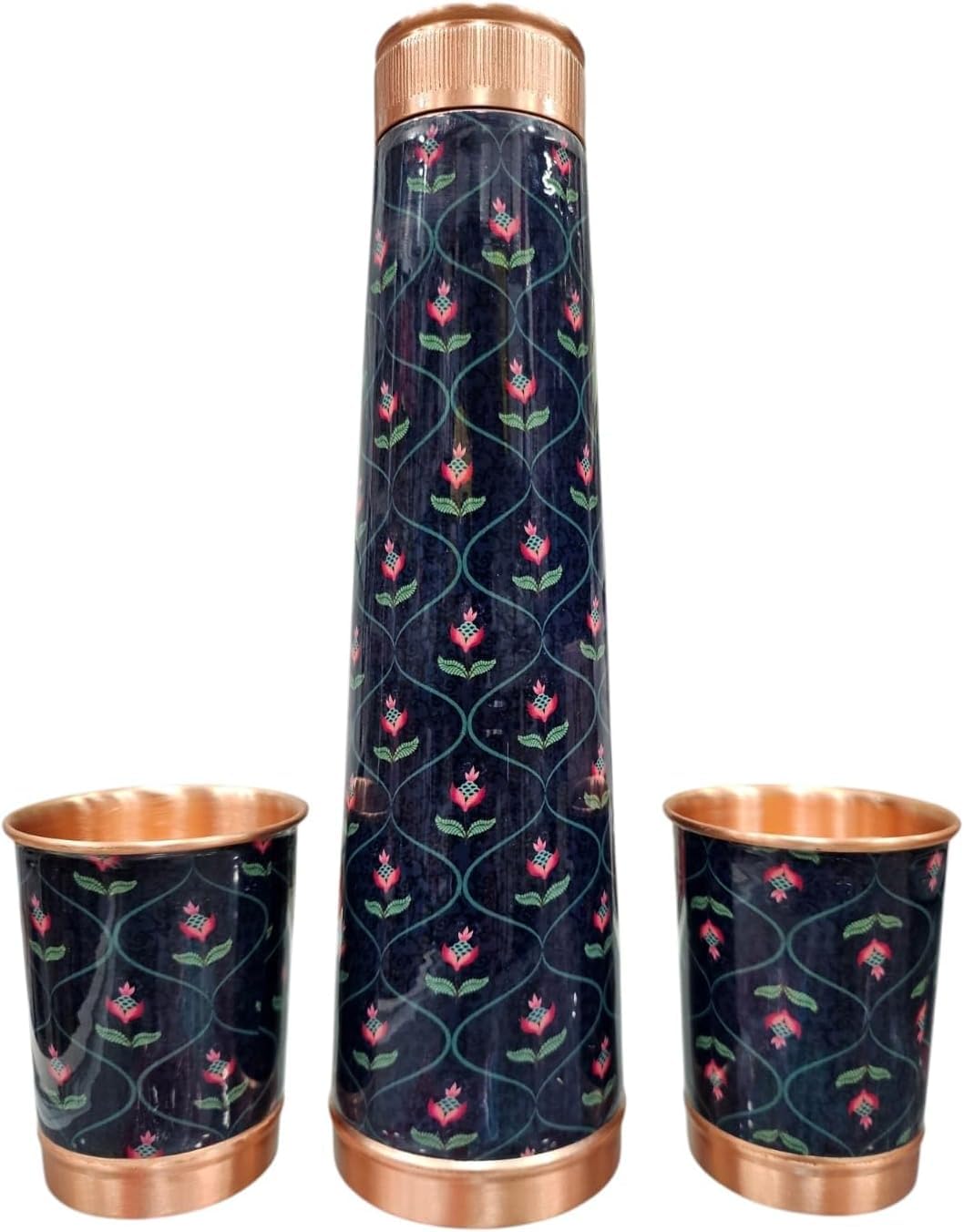 Bouteille d'eau en cuivre avec 2 verres bleus à motif floral gravé - Coffret cadeau - Bienfaits ayurvédiques pour la santé - Bouteille incurvée de 930 ml avec verre de 290 ml