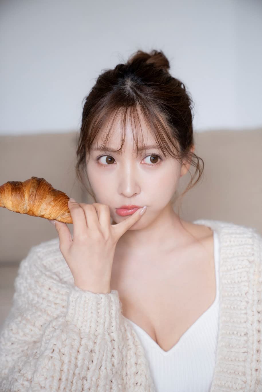 Amazon.com: Miss 三上悠亜スタイルブック : 三上悠亜, unknown author