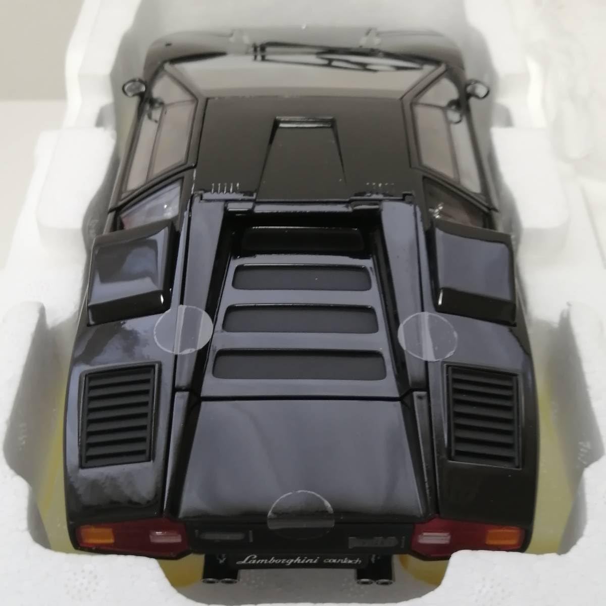 Amazon.co.jp: 京商 KYOSHO 1/18 LAMBORGHINI COUNTACH LP400