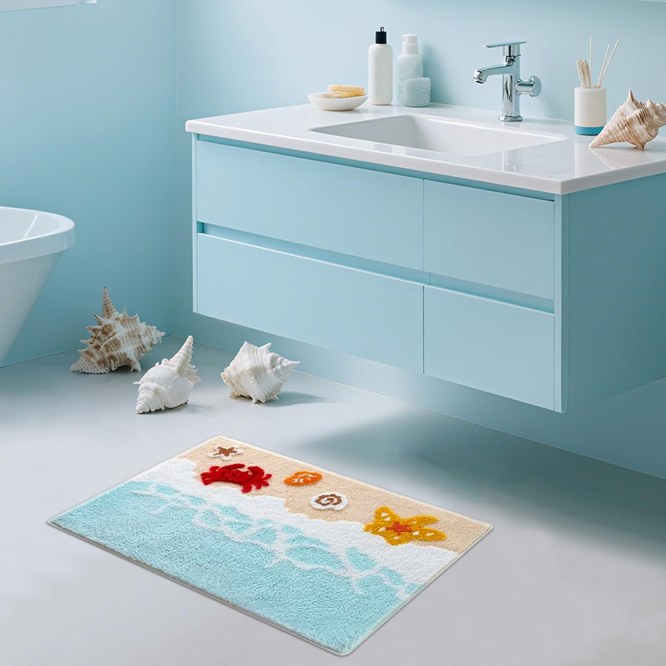 Beach Bathroom Rugs Coastal Seashell Bath Mat Ocean Wave Crab Starfish Decor Carpet Tufted Soft Absorbent Quick Dry Bath Mats for Bathroom Non Slip Bathtub Shower Mat(Blue,24" x 35")