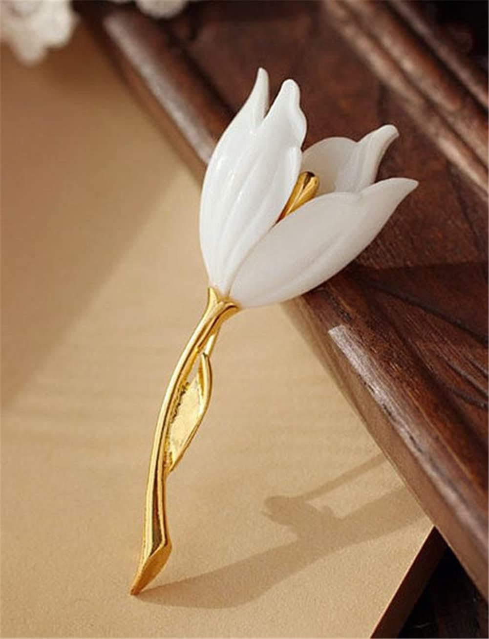 Tulip Brooch Women Gold Plated Alloy Resin Corsage Jewelry Gift Brooch Badge Love Accessories Jewelry Accessories Chest, White