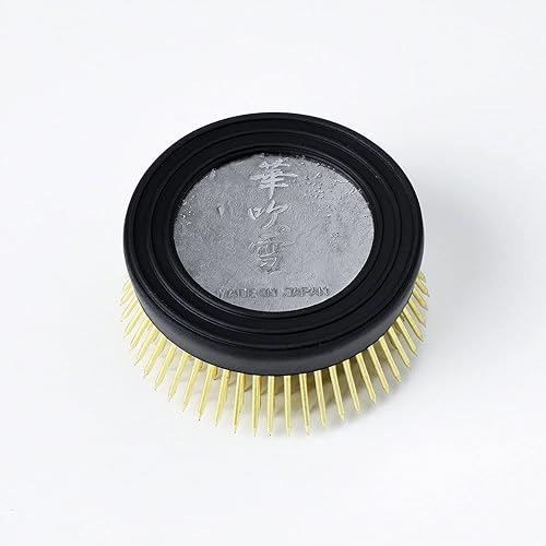 Miniatura 2 de Wazakura Ikebana Kenzan - Flor de floración radial de 2.5 pulgadas (2.441 in), soporte único de arreglo floral de latón en forma de cúpula para