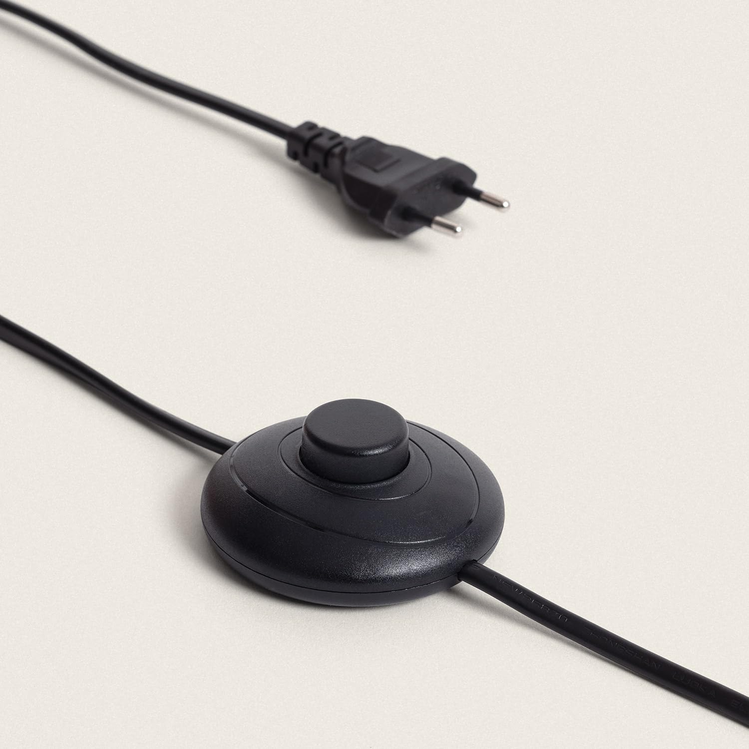 LEDKIA LIGHTING - Lámpara de Pie Aritz | Diseño Moderno en Aluminio | Compatible con Bombillas GU10 | 1230 mm de Altura | Ideal para Salón y Dormitorio; Negro