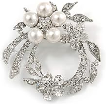 White Synthetic Pearl/Clear Crystal Wreath Brooch In Rhodium Plating - 5cm Diameter