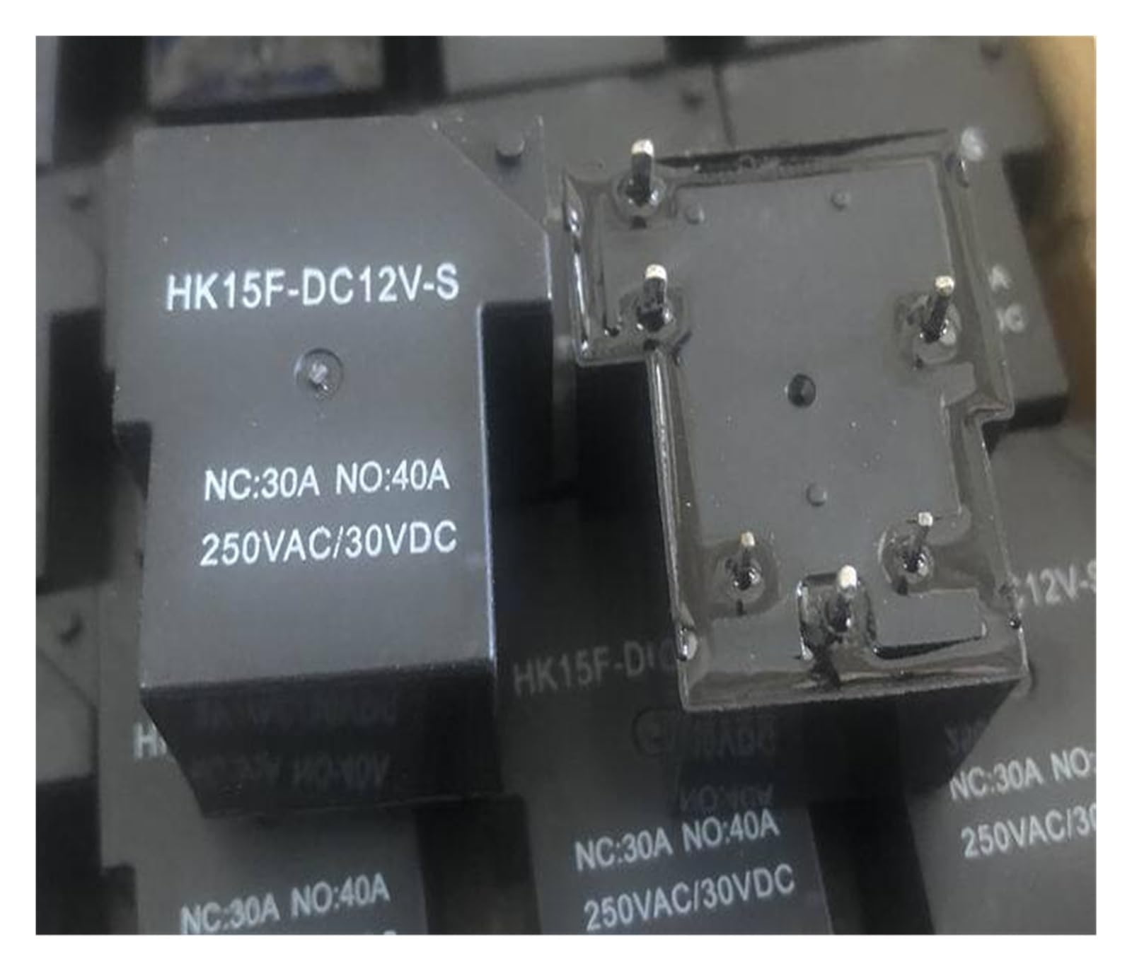 Relais HK15F-DC12V-S 40A interruption haute performance