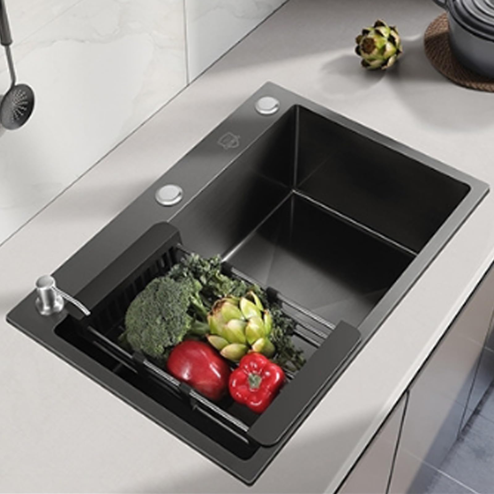 Évier de cuisine durable en acier inoxydable noir au design épuré encastrable