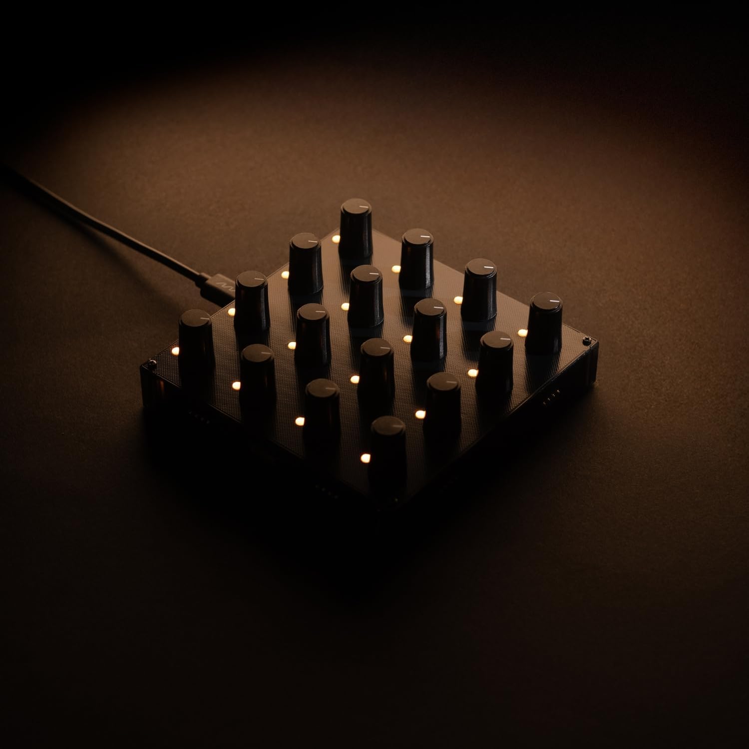 Grid PO16 Modular MIDI Controller – 16 Knobs with RGB LED, USB-C Programmable Macro Pad for Music Production, Streaming, Photo & Video Editing – Magnetic Design for Mac, PC & Linux