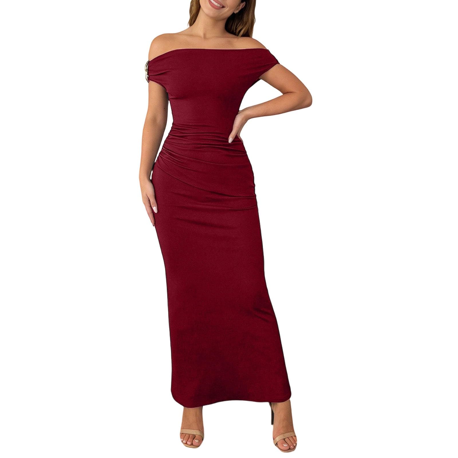 Robe de cocktail serrée asymétrique pour sublimer les formes sans marquer