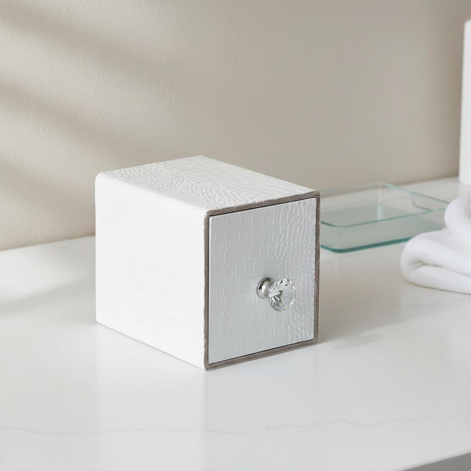 perfk Scatola Sterilizzazione Unghie Contenitore Strumenti Manicure Custodia Attrezzi Nail Box Acrilico con Luce per Igiene E Ordine Protezione Antipolvere Adatta per Saloni Manicuristi Casa, Bianco