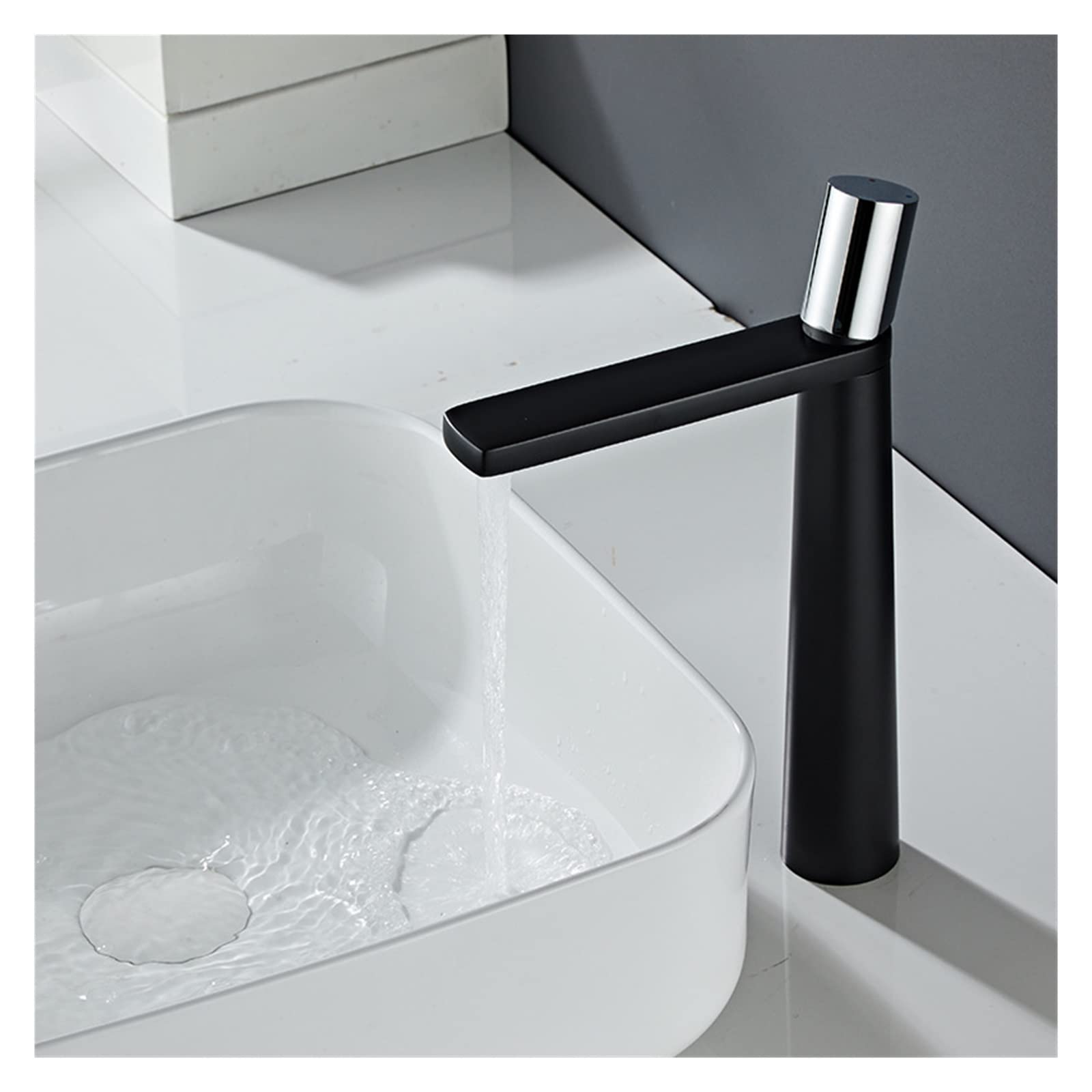 Mitigeur de lavabo de salle de bain noir sur pont pivotant pour routine bien-être matinale