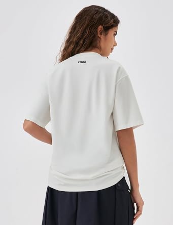 K-Swiss Heritage Women's Oversized T-Shirt, Silky Soft Crewneck T-Shirts with Eco-Embossed Graphic for Casual Lounge