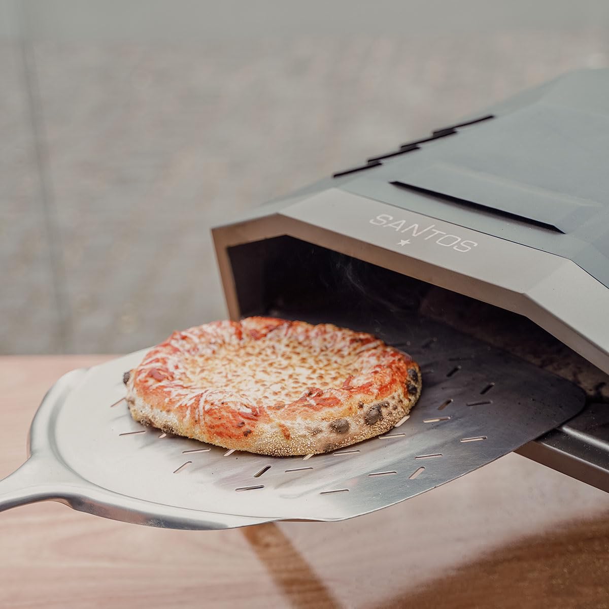 SANTOS Forno per pizza O-160 – con innovativo piatto girevole per pizza e bruciatore a U – pietra per pizza Ø 37 cm – doratura a 360° – forno per pizza a gas – inclusa copertura