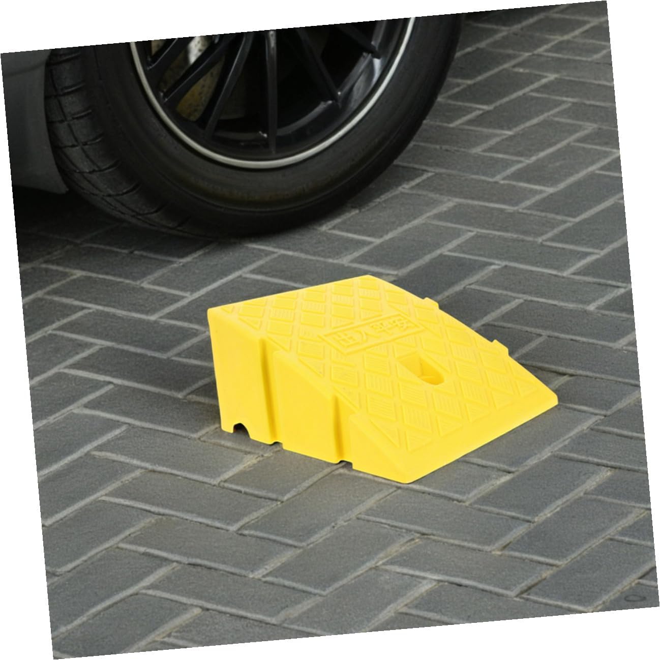 Plastic Non-Slip Threshold Ramp Clips Yellow 250x270x110mm Curb Ramp for Home Steps and Scooter Access for Doorway Use