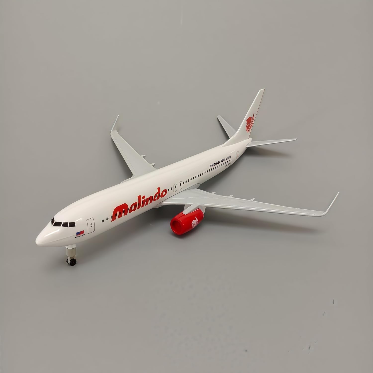 Diecast Metal Malindo Air Boeing 737 Model 1/300 Scale 20cm Precision Strong Display Aircraft for Desk Collection Gift