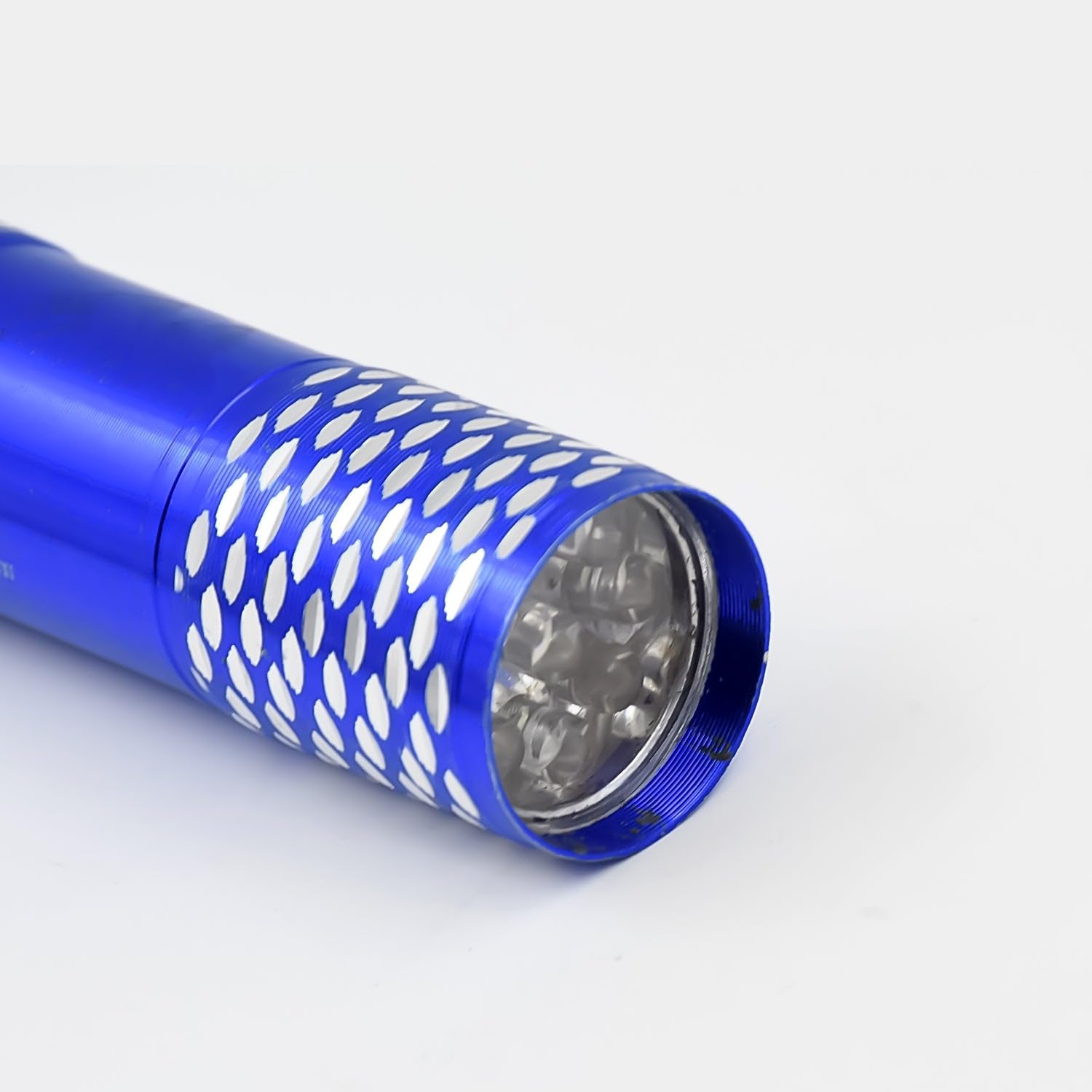 Four Leaf Portable Mini Torch – 9 LED Pocket Flashlight, 3 Battery Operated (Battery Not Included, Mix Color)-picture-10
