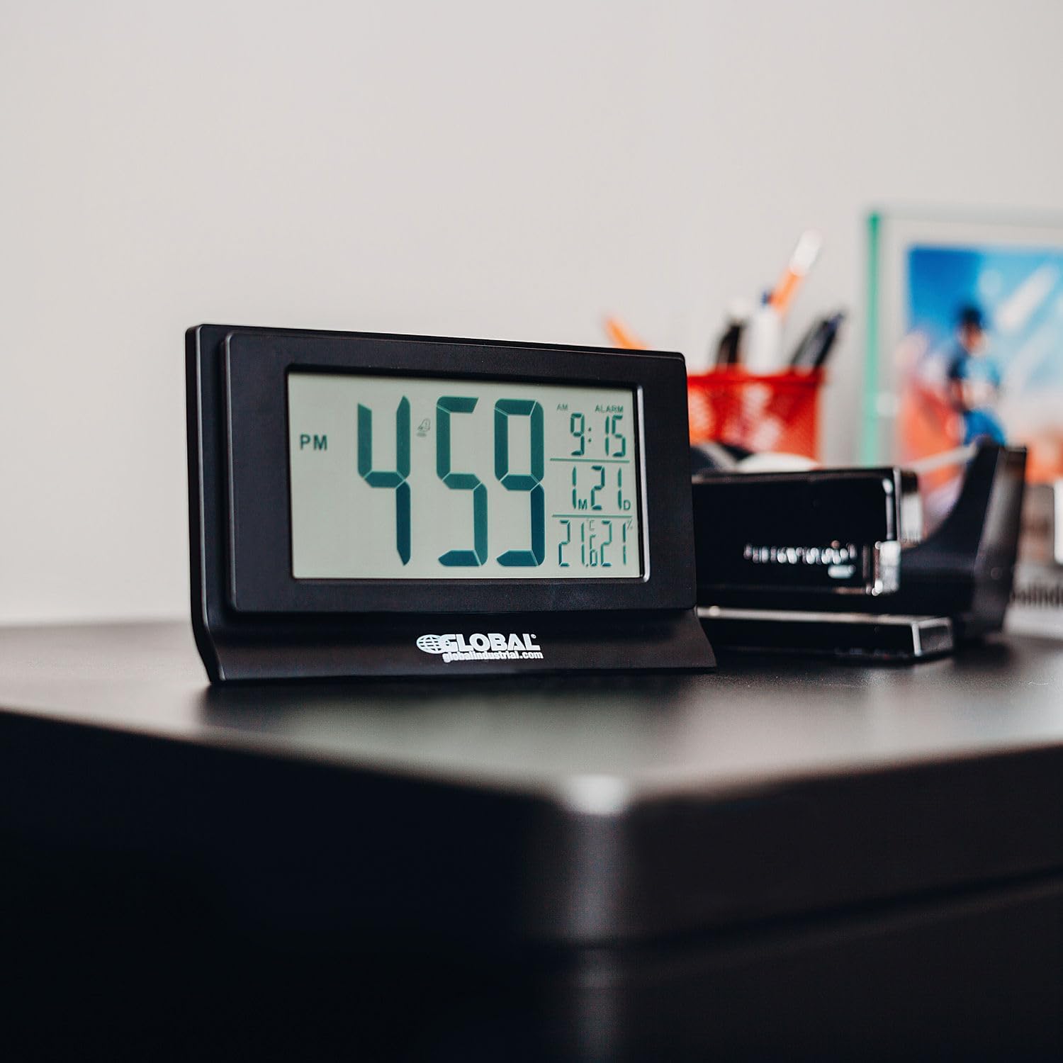 Global Industrial 6-1/3"W Digital Alarm Clock, Indoor Temperature and Humidity Display