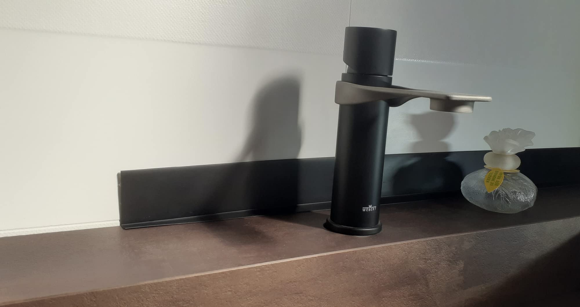 Rodapié suave de PVC adhesivo seco profesional de alta calidad de MadeInNature altura 50 mm, 70 mm o 100 mm Longitud a elegir (altura 50 mm x longitud 15 ml, negro)