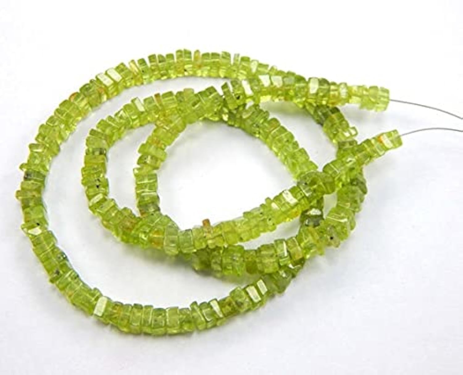Péridot Naturel Heishi Carré 4mm pour remplacer les fausses perles par de vraies pierres