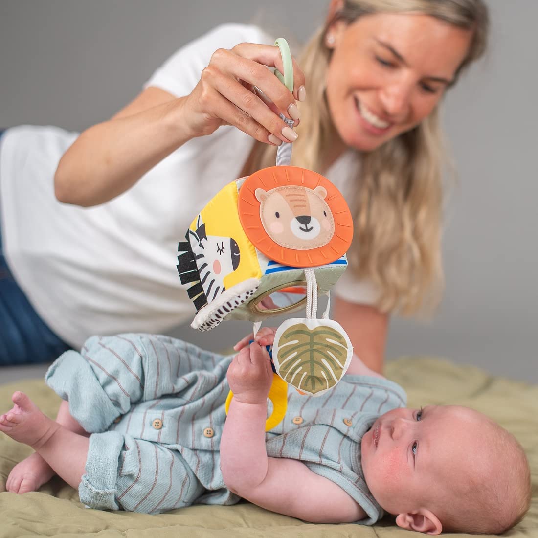 Taf Toys Savannah Discovery Cube Sensory Baby Hanging Toy. Includes Teether, Baby Safe Mirror, Padded Handle, Chime Bell. Clips on Cot, Pram or Car Seat. Suitable for Boys & Girls 0 month +
