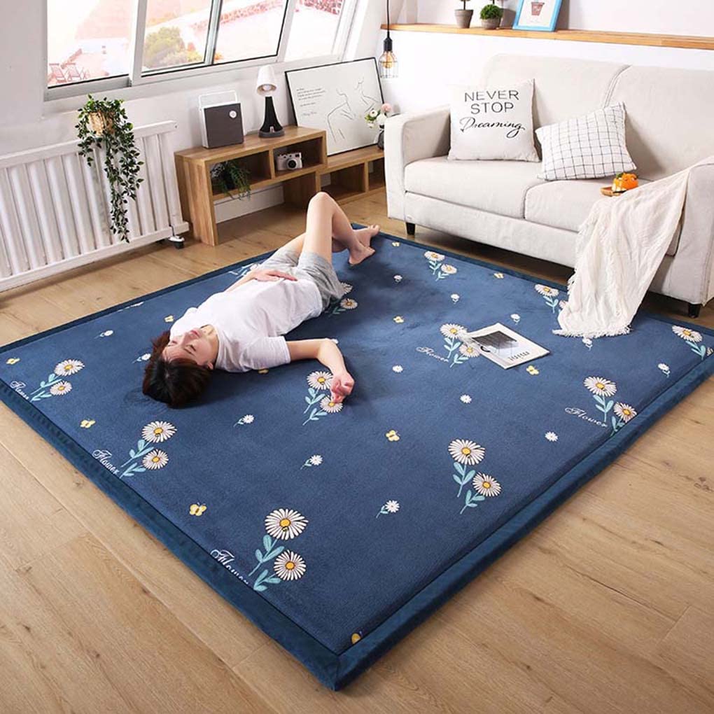 Amazon｜カーペット ふわふわ 厚手 正方形 200x200㎝ 花柄 ラグ 洗える