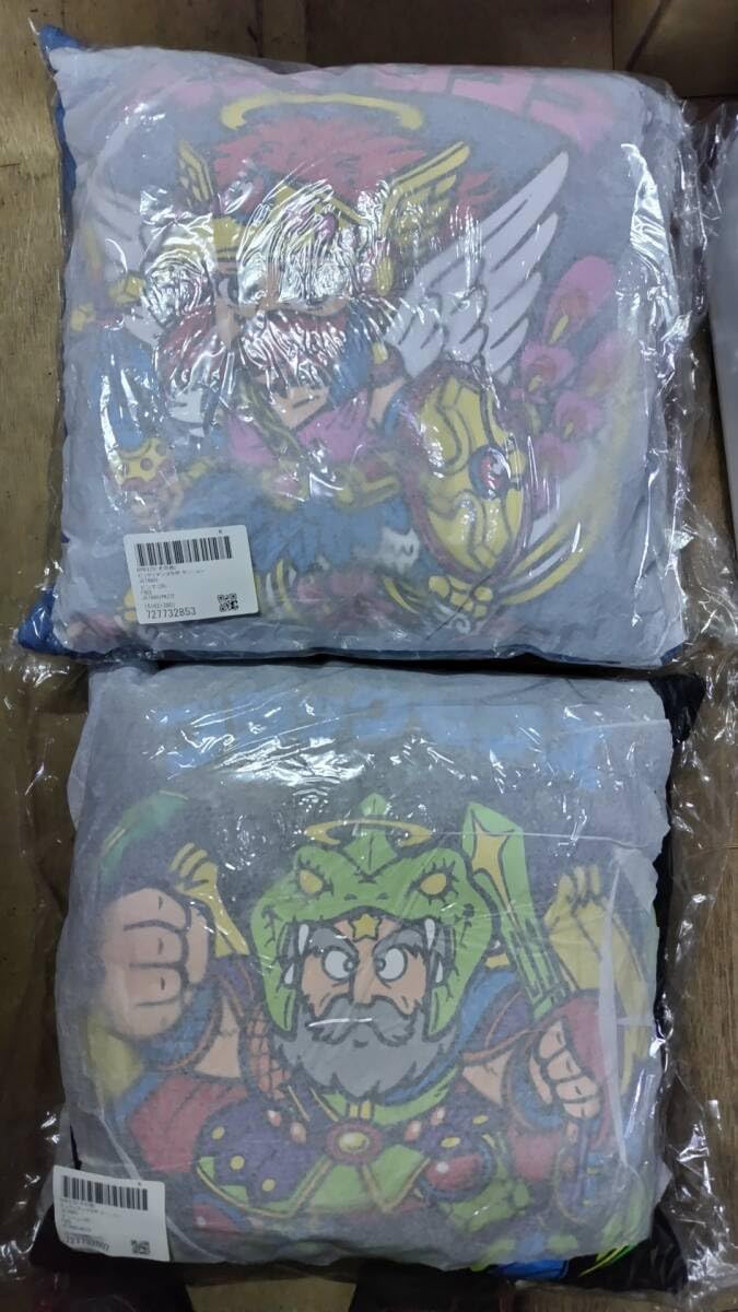 ビックリマン　breezeコラボ　クッション Amazon.co.jp: ビックリマン×BREEZEコラボ クッション ヘッド