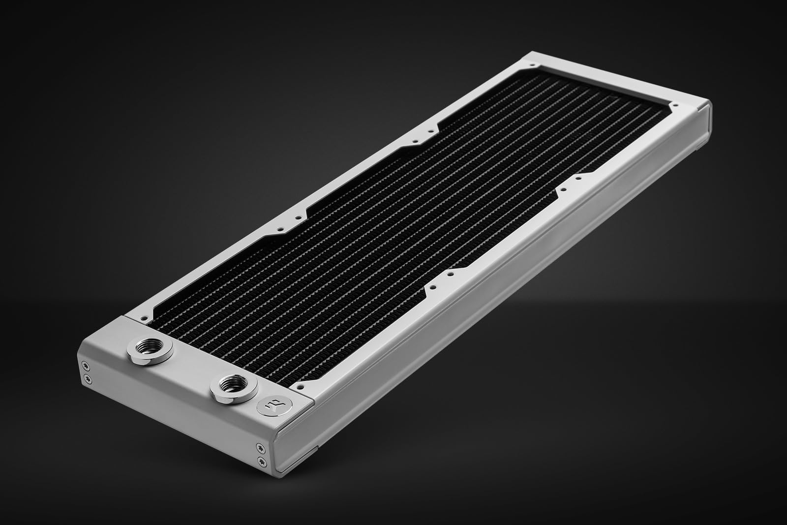 EKWB 360mm ラジエーター　2個 Amazon.co.jp: EKWB EK-Quantum Surface S360 ラジエーター