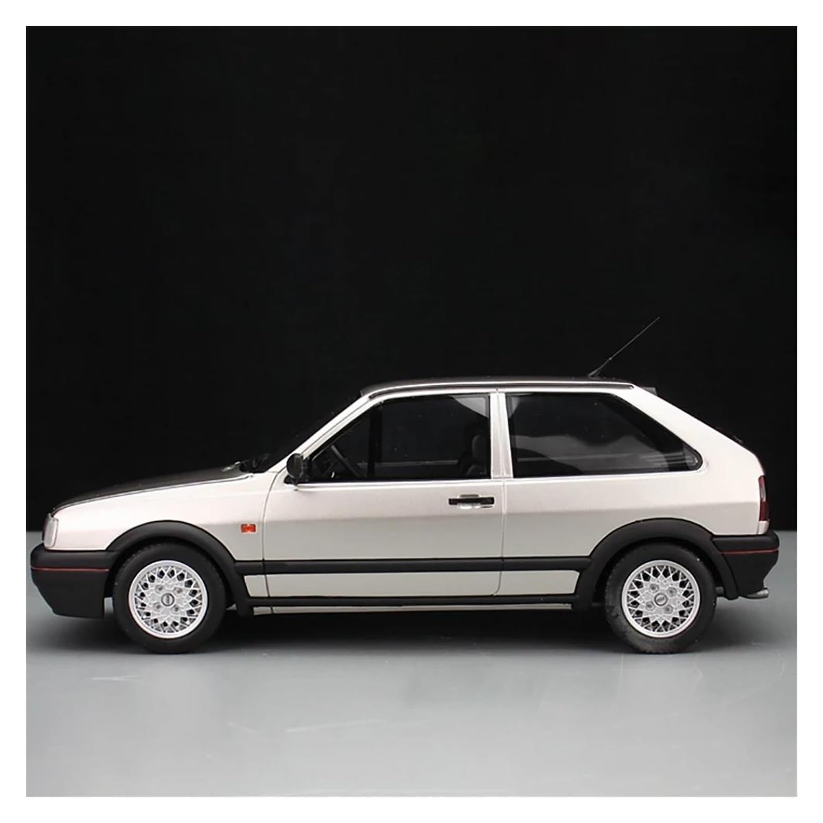 Metallo Scala Replica Resina 1 18 Adatta Per La Decorazione Della Casa Del Modello Di Auto Statica Simulata Volkswagen Polo MK2 G40 Hobby Veicoli Giochi Set