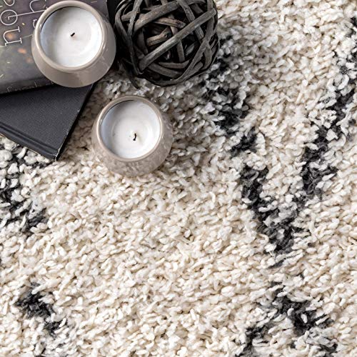 Nuloom Nieves Moroccan Diamond Shag Runner Rug, 2' 8" X 8', Off-White #TOP4