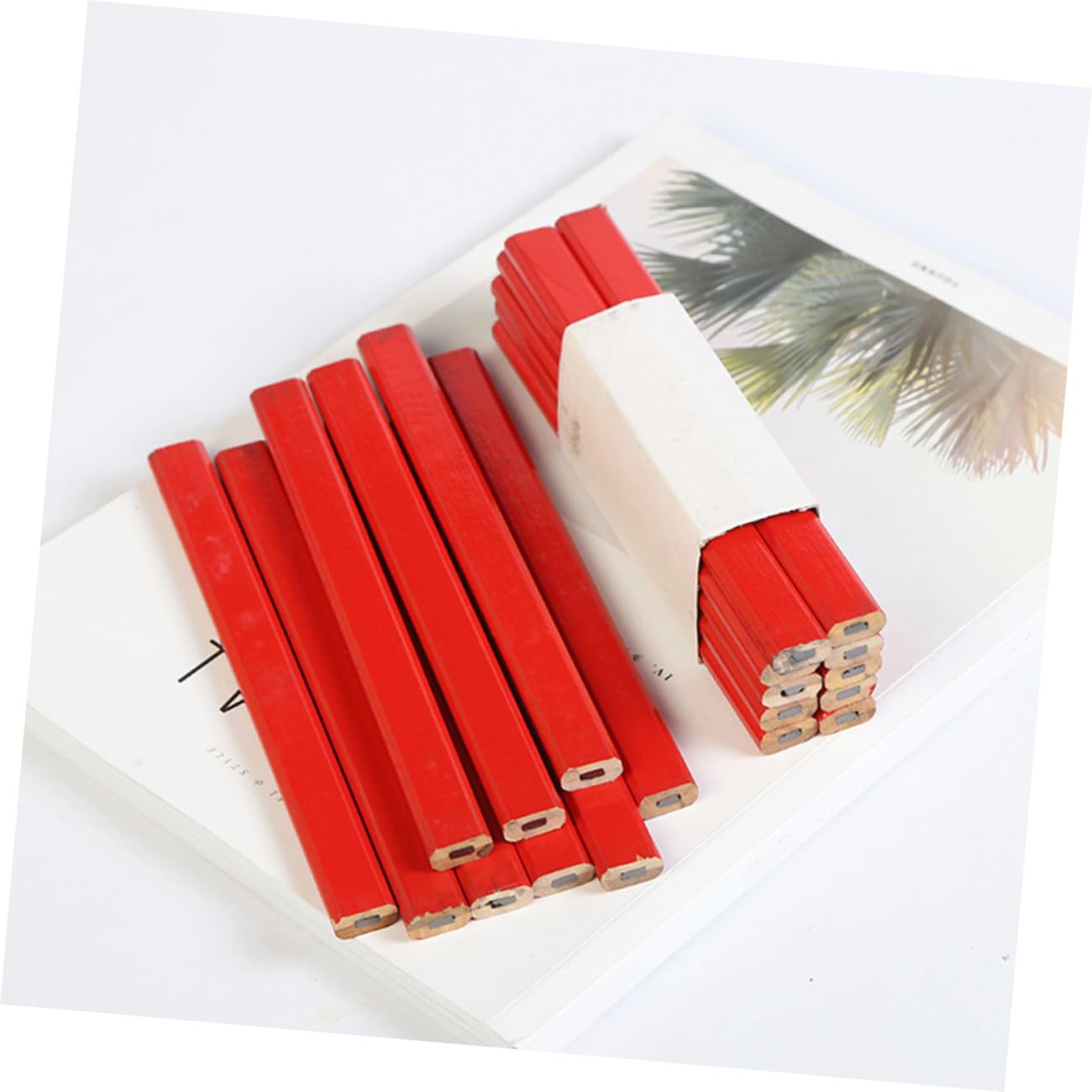 ORFOFE Crayons de Charpentier Octogonaux 72 Pièces en Bois Rouge | Traçage pour Bois et Surfaces Rugueuses, Forme Non Circulaire Anti-roulement, Lot de 72
