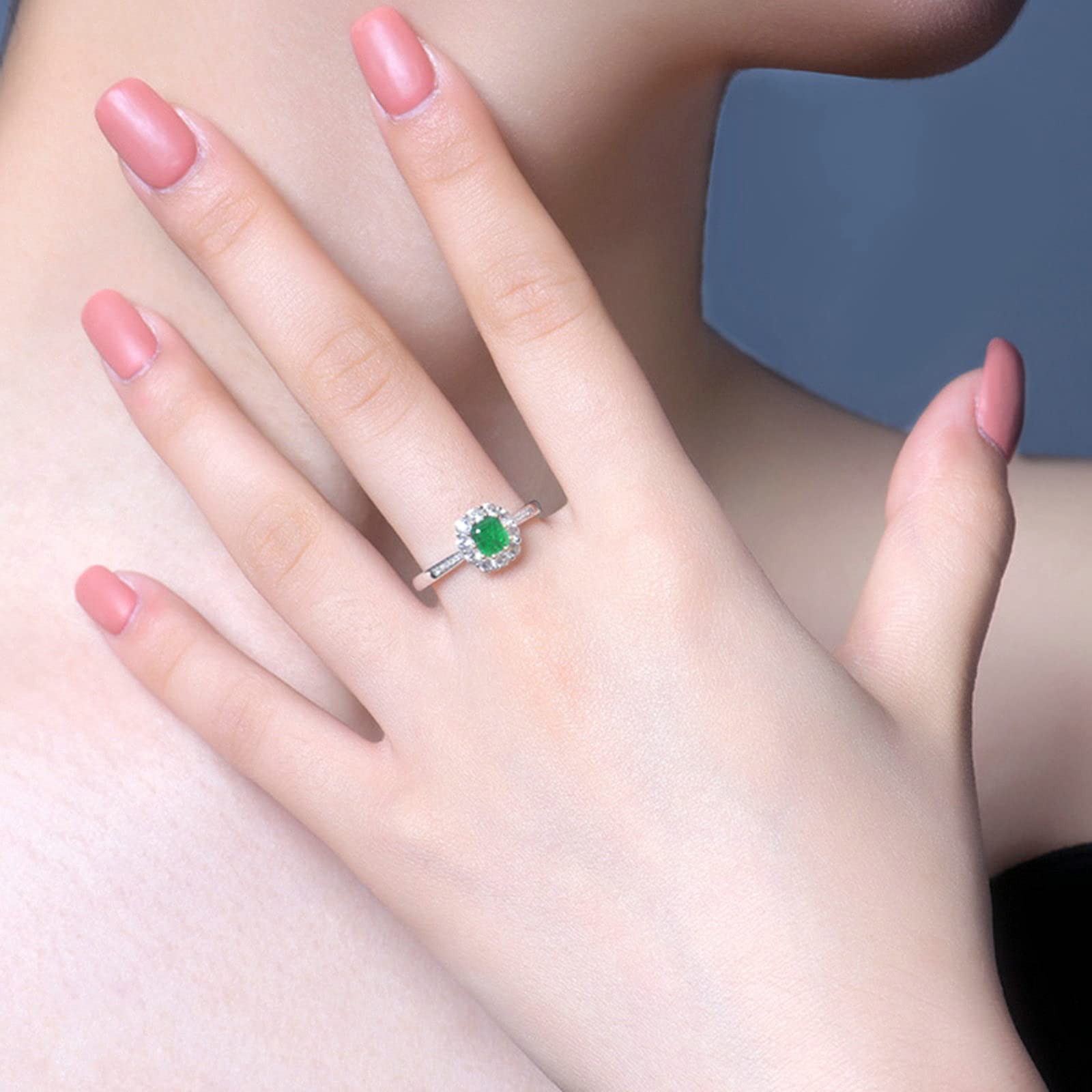 Anillo de compromiso para mujer de platino, anillos de promesa de boda con esmeralda de 0,5 quilates y moissanita, tamaño H 1/2-V 1/2