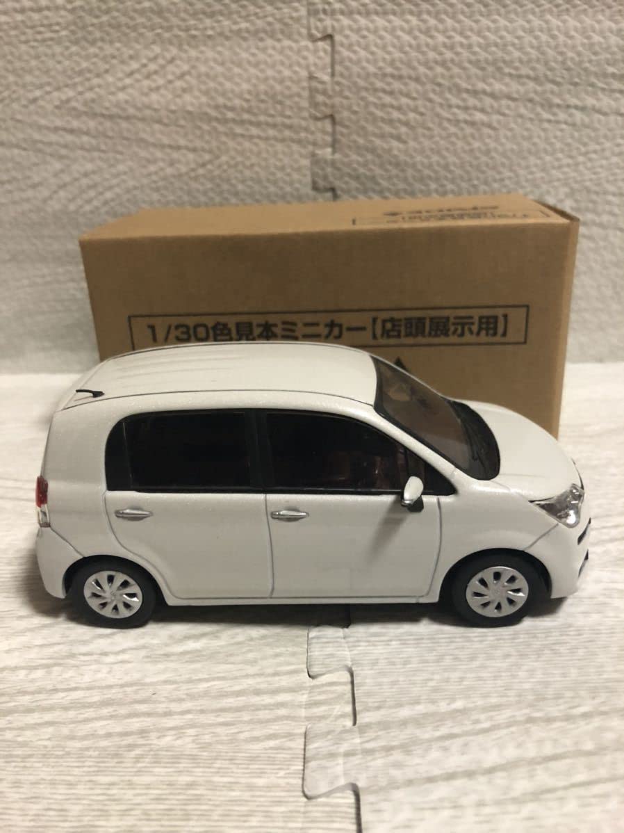 Amazon.co.jp: 1/30 トヨタ スペイド SPADE 非売品 カラーサンプル