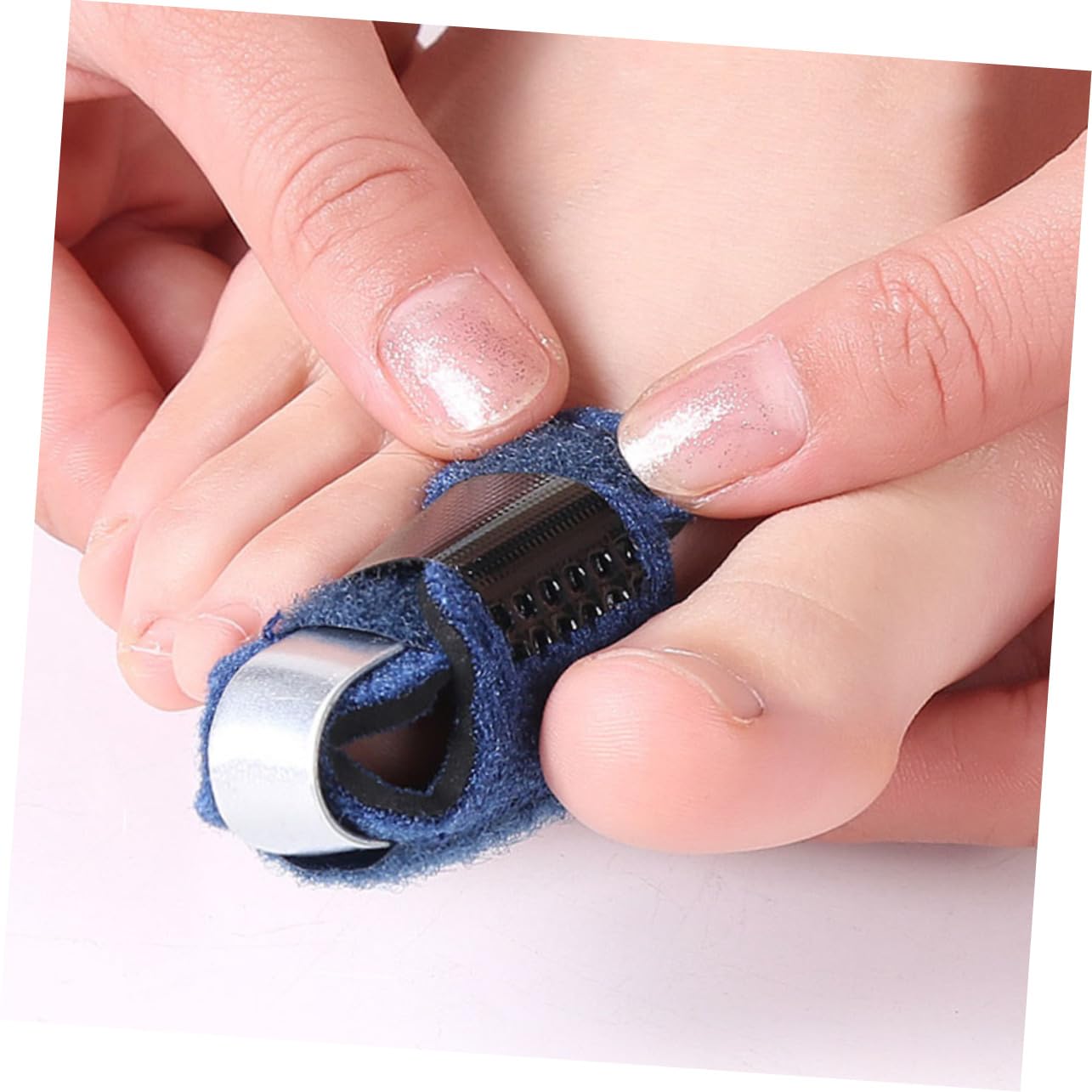 PartyKindom 2Pcs Breathable Comfortable Toe Splints Reusable Toe Correctors for Crooked Toes Injury Relief and Daily Use Supports Mallet and Hammertoe for Active