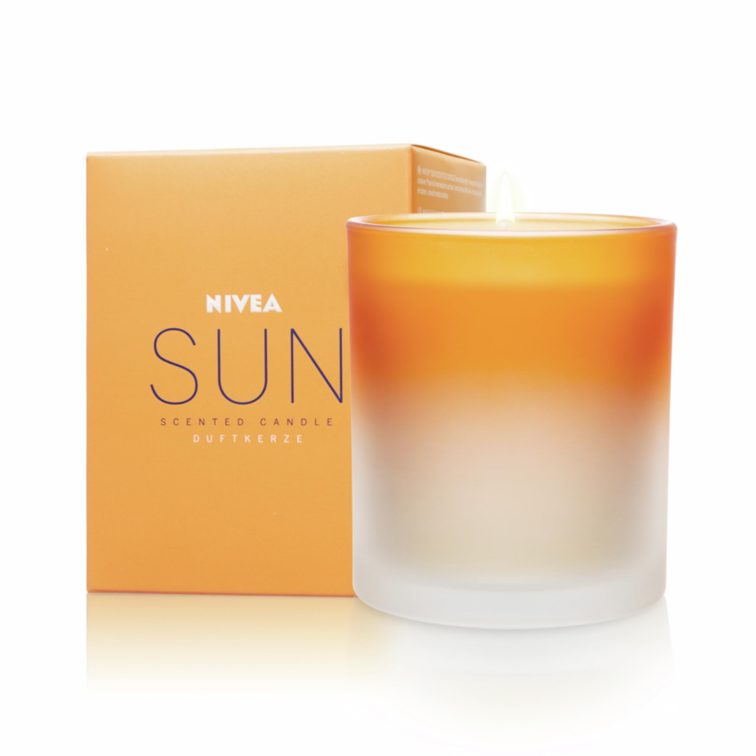 NIVEA SUN Duftkerze, schöne Duftkerze im Glas mit dem bekannten Duft der NIVEA SUN Sonnencreme, zart duftende Kerze im Ombre-Glasbehälter (120 g)