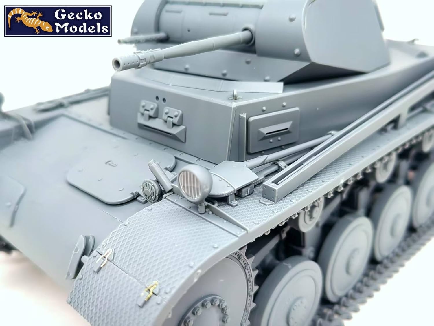 Gecko Models Samochód SD 1/16 II 121 A/B model z tworzywa sztucznego GEC16GM0008 (zbiornik)