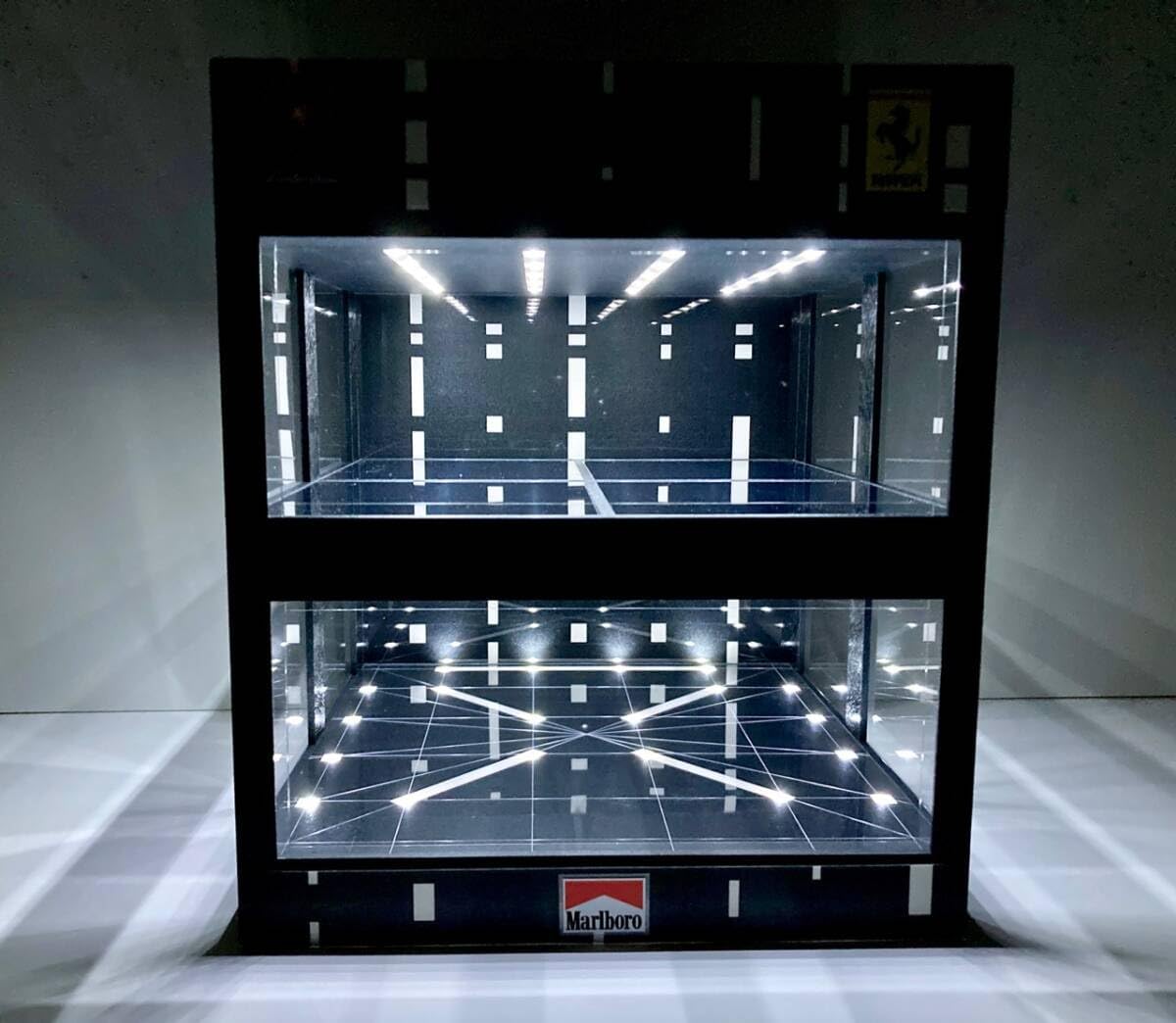 1/43展示18台可・ウォールナット基調・3層式ディスプレーBOX/ネオ