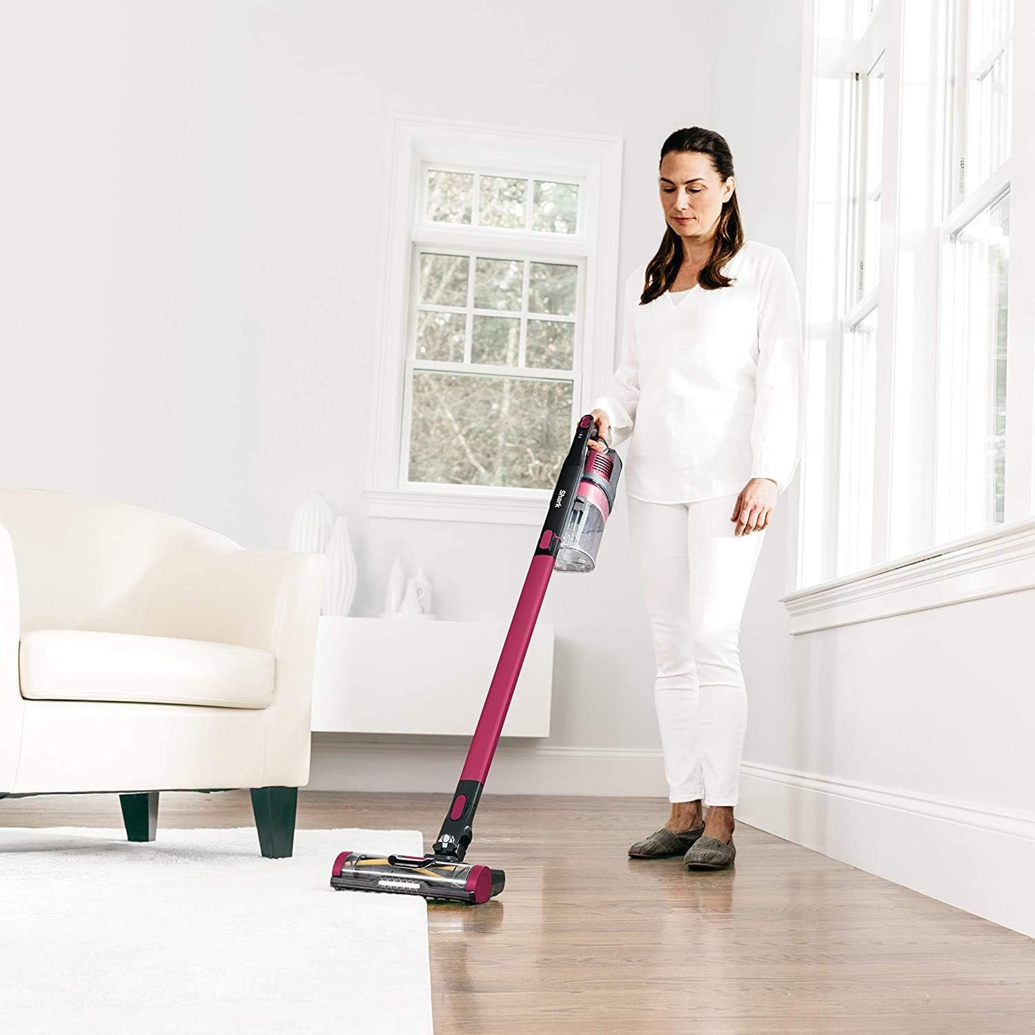 Blасk Frіdау - 70% оƒƒ Shark Rocket Pet Pro with Self-Cleaning Brushroll, HEPA Filter Lightweight Cordless Stick Hand Vacuum, 7.5 lbs,-Magenta IZ162H (Renewed)