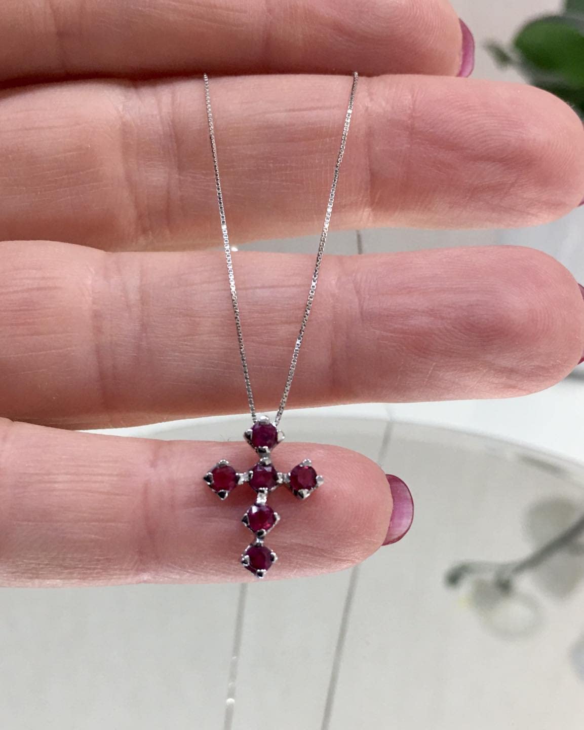 Collana girocollo da donna in oro bianco 18kt con croce cm 1,5 di rubini veri naturali taglio a brillante
