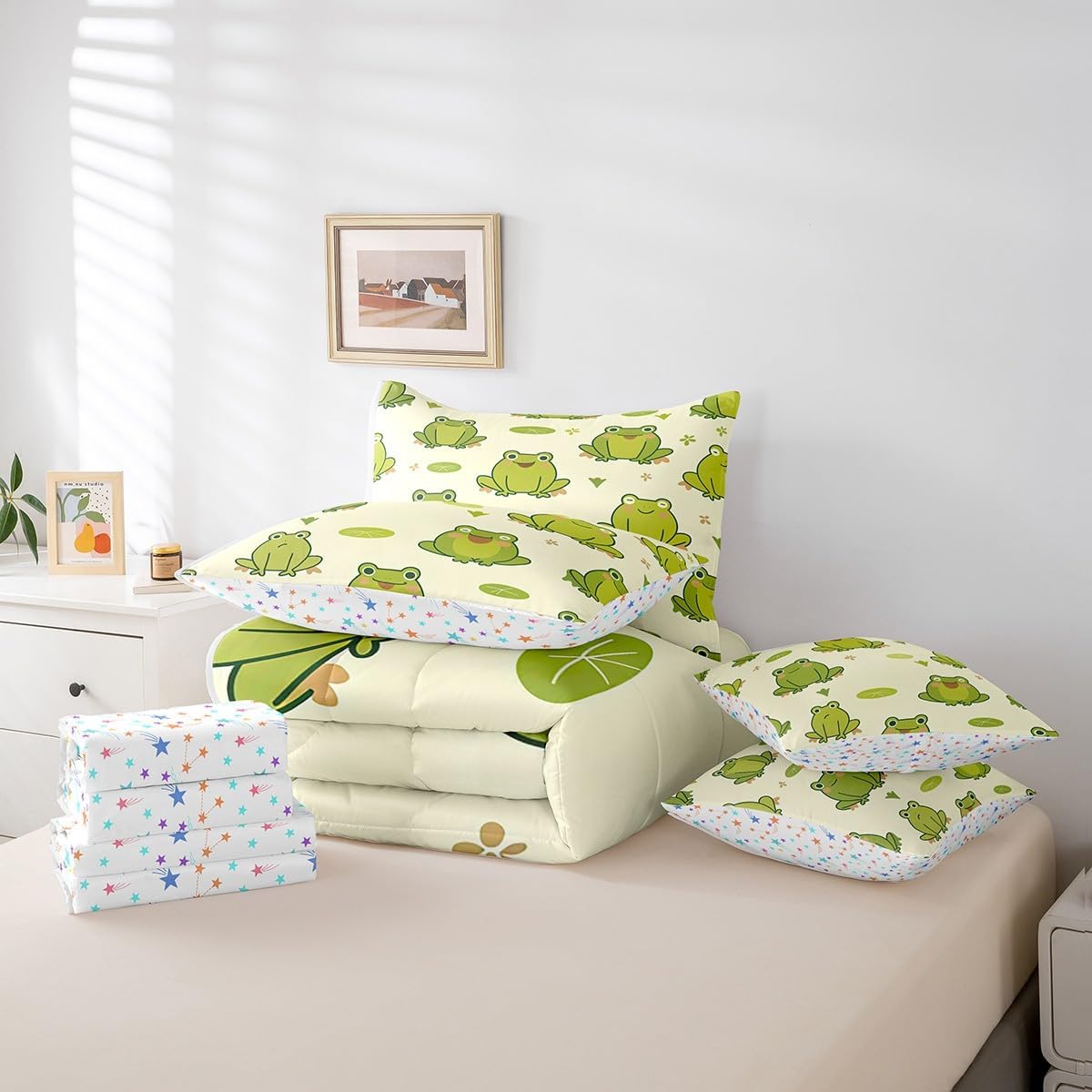 Feelyou Green Frog 7 Pieces Bedding Set Kids Cute Kawaii Queen Comforter Set with Sheets Tropical Amphibian Bed in a Bag for Women Men Room Decor Animal Print Bed Set
