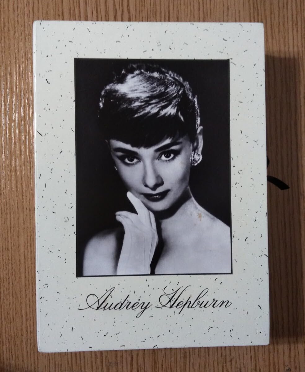 オードリーヘップバーンのジグソーパズル　サブリナ Amazon | オードリー ヘップバーン ジグソーパズル 252ピース サブリナ