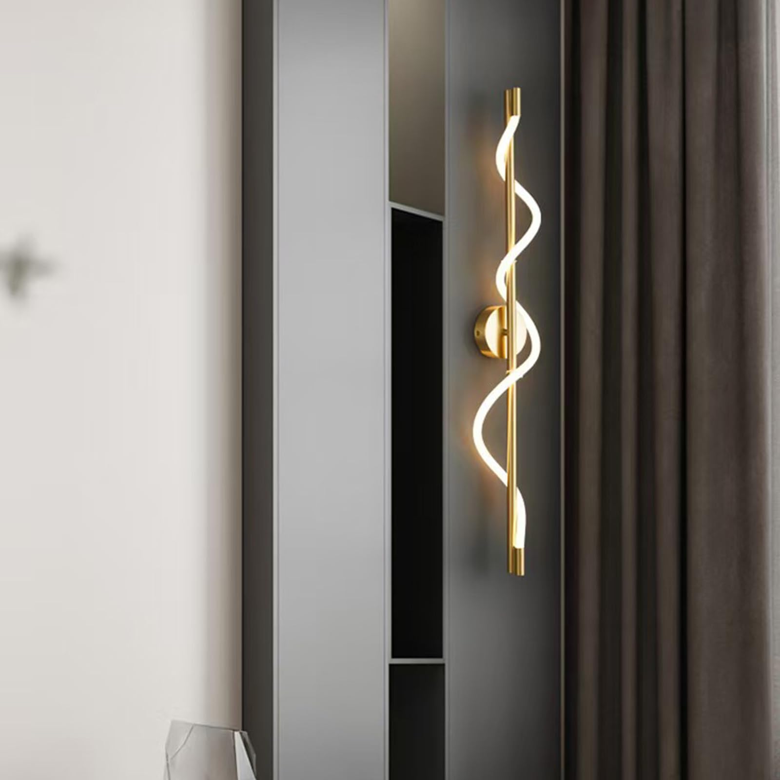 Apliques de pared interiores creativos en cobre con iluminación LED suave 8