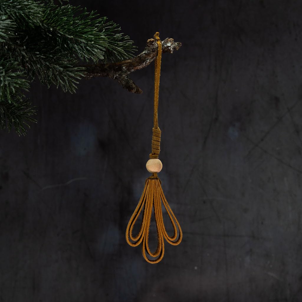 Arthur Cameron Lechlade Vintage Leather Christmas Decoration – Rustic Handmade Ornament for Christmas Tree Ornaments, Christmas Window Decorations, and Vintage Christmas Decorations (TAN)
