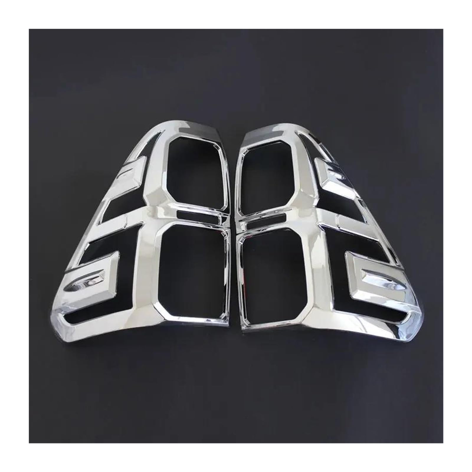 Cubierta luces traseras Hilux 2016-2021 acabado cromado resistente 4